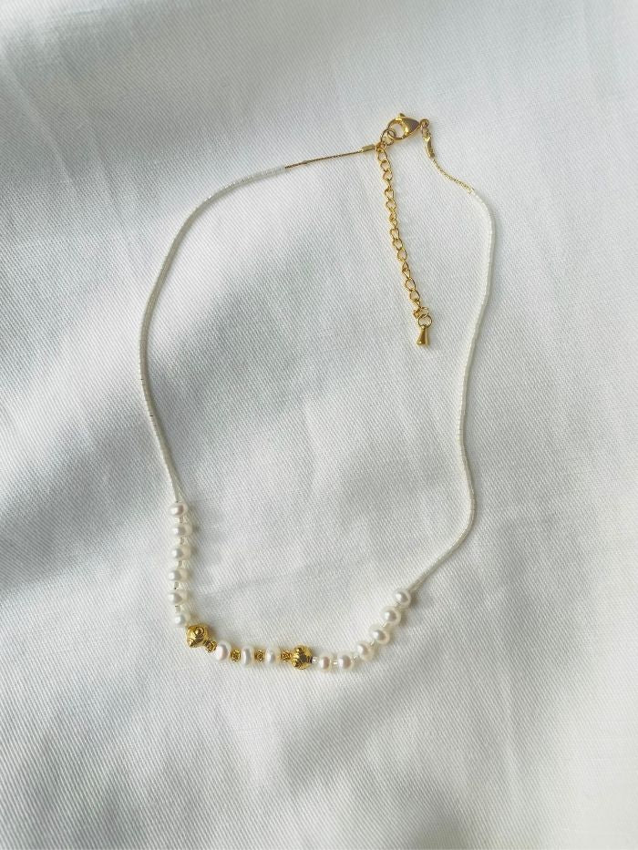 Collier blanc en perles d'eau douce - LOUISON